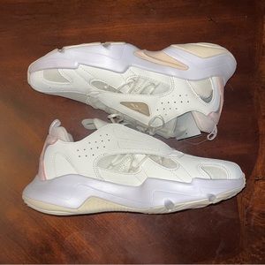 Rebook White chunky sneakers brand new size 10.5 turbo impulse